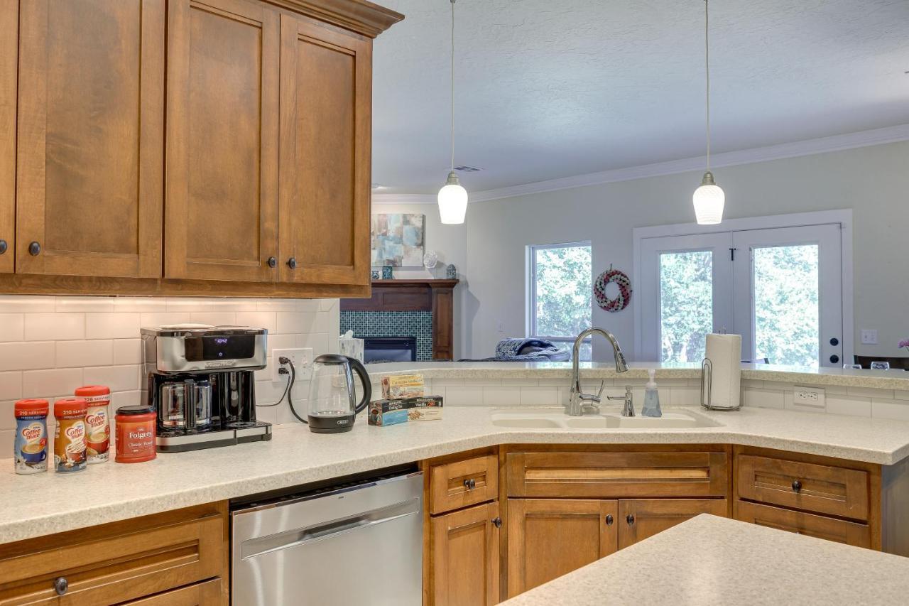 Quaint Noble Home 6 Mi To University Of Oklahoma! Norman Esterno foto